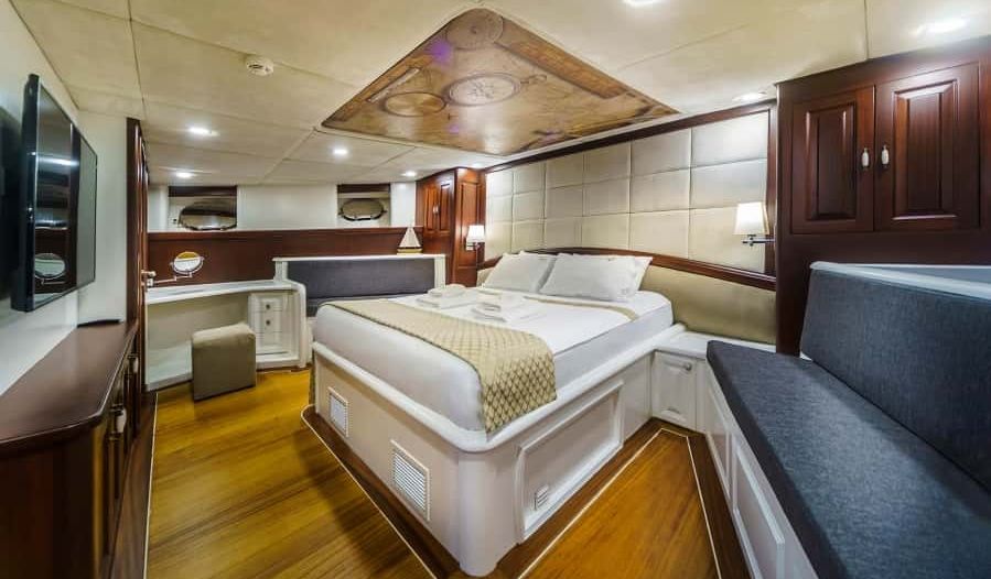 15. Cabins & Accommodation